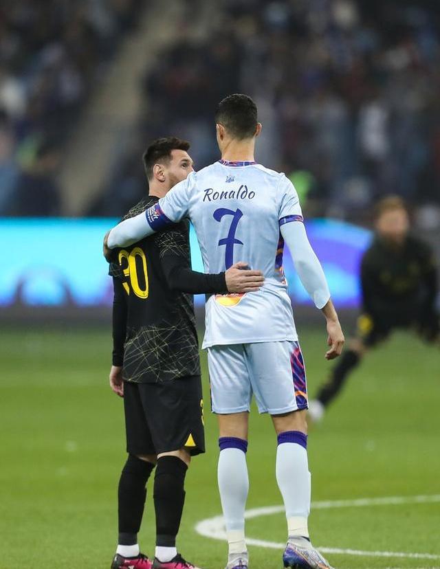 包含姆巴佩焦点对战，C罗与60激战利物浦分钟，爆冷胜负难料！引发球迷热议的词条